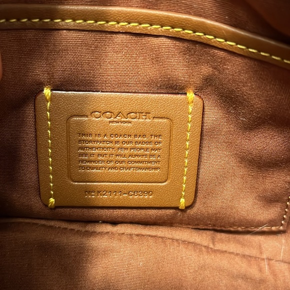 Coach Camera Bag In Signature Canvas With Heart Print - Picture 6 of 7